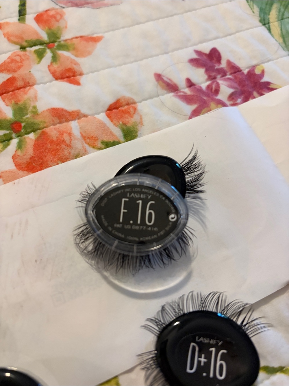 LASHIFY Lashes - Picture 4 of 4